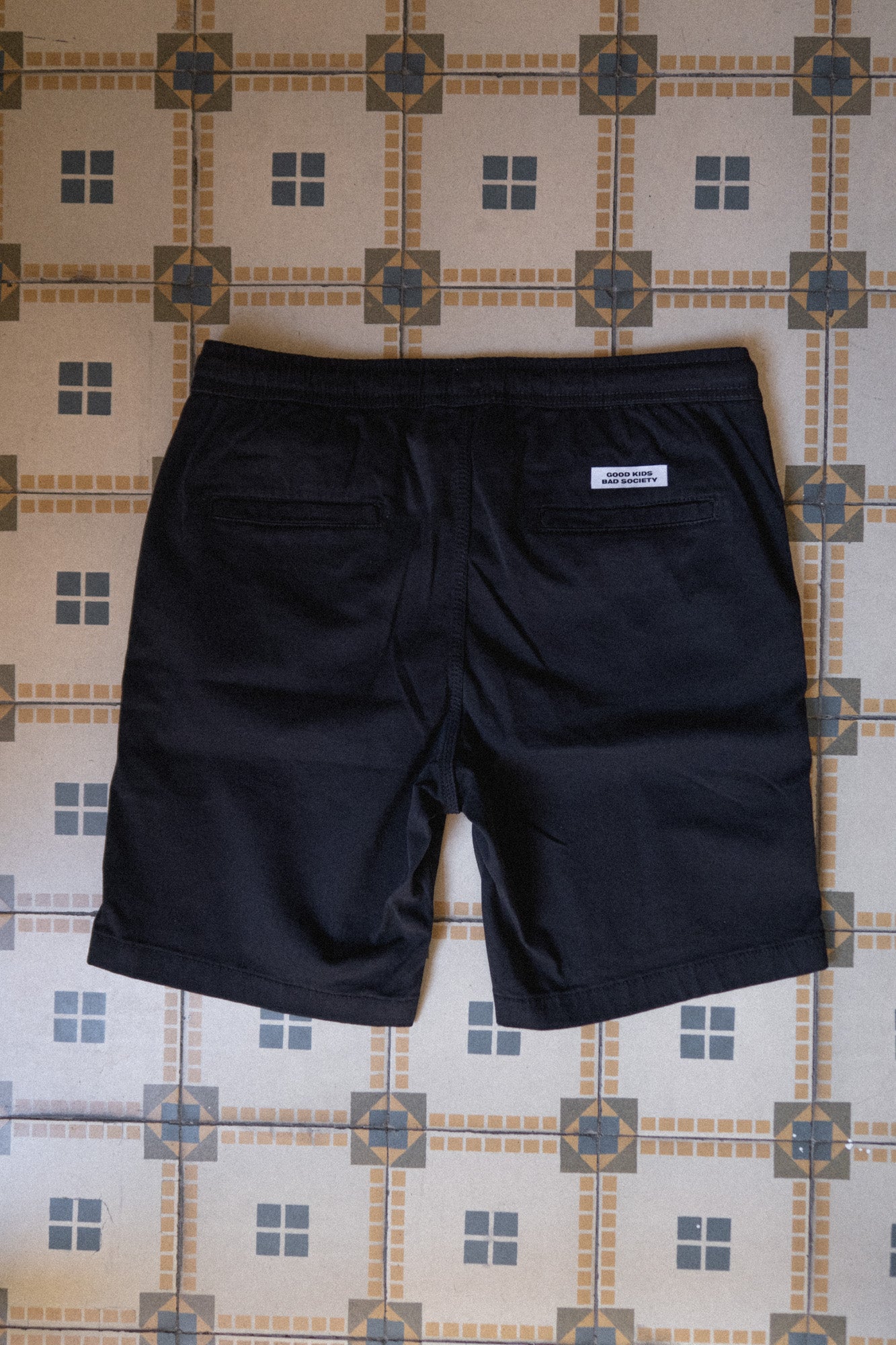 ESSENTIAL CHINO SHORTS