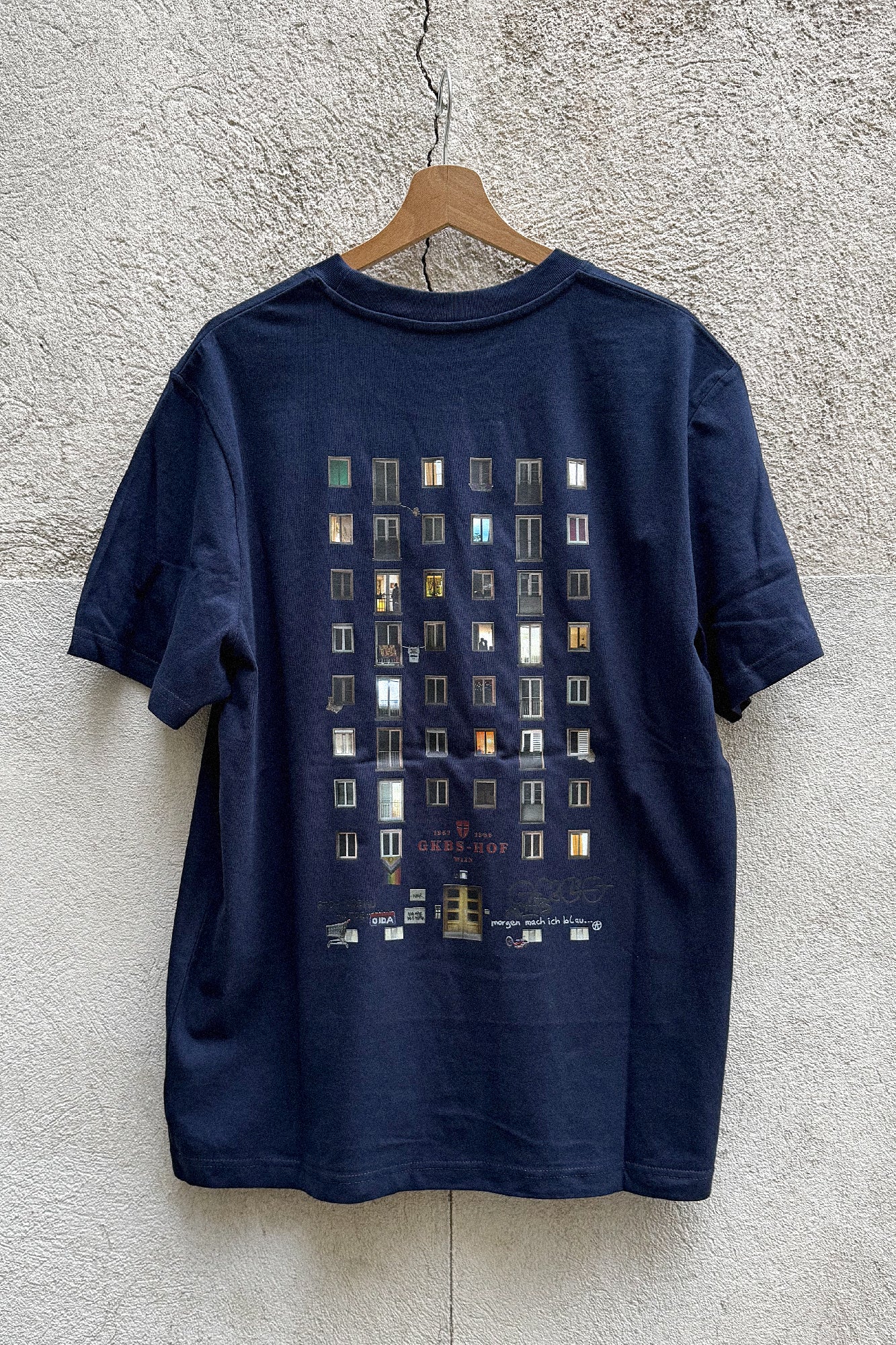 GEMEINDEBAU BEI NACHT LOOSE FIT T-SHIRT