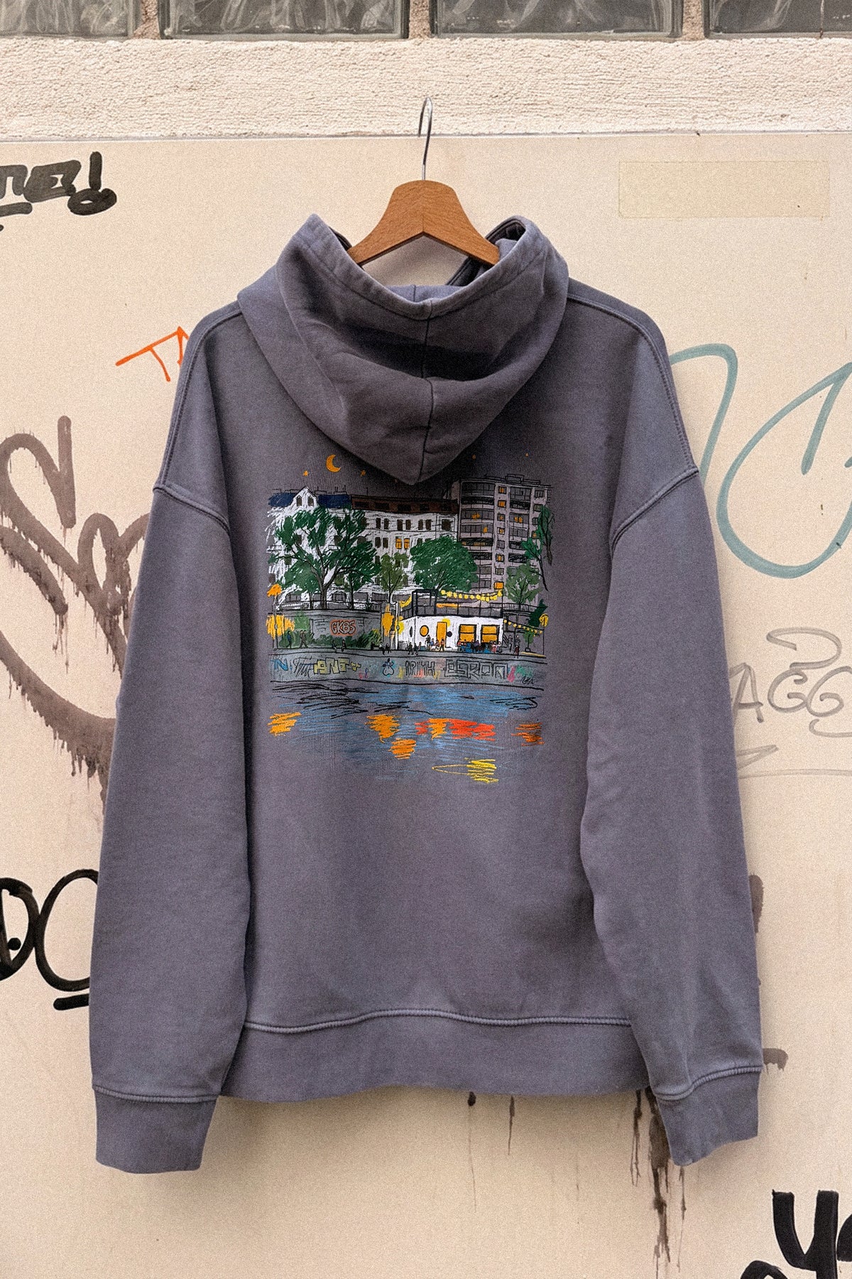 DONAUKANAL OVERSIZED HOODIE