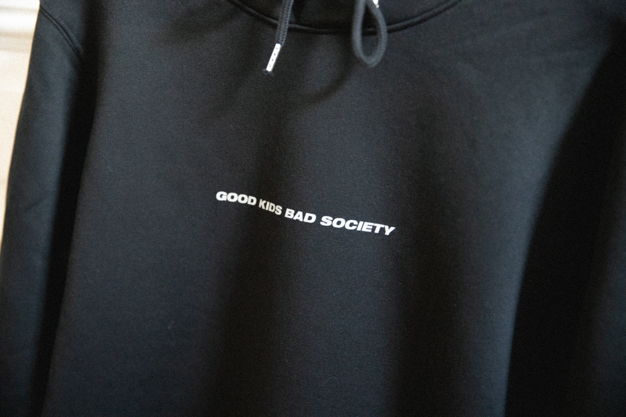 REFLECTIVE ESSENTIAL HOODIE